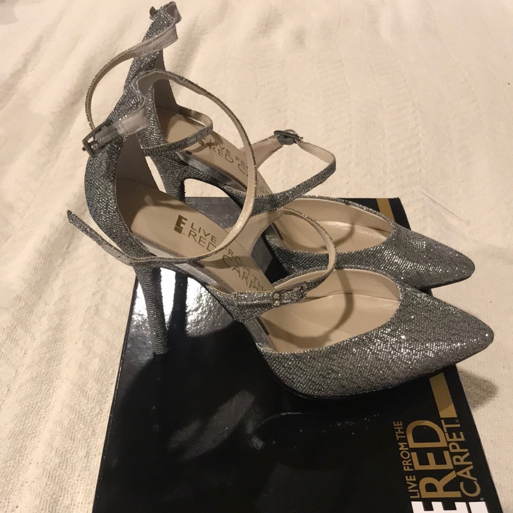 Heels - Picture 4 of 4
